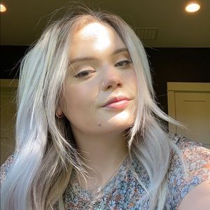 Meet your Posher, Caylin